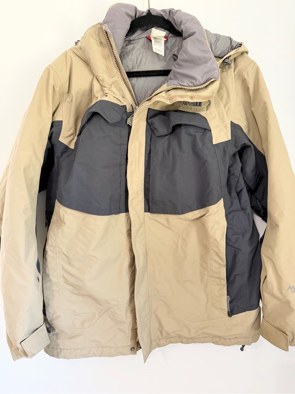 The North Face HyVent Men’s Jacket Khaki with Blue Accents Size M